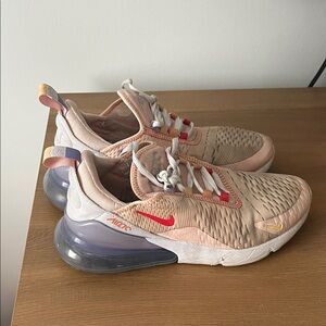 Nike Air Max 270 in Cream and Red